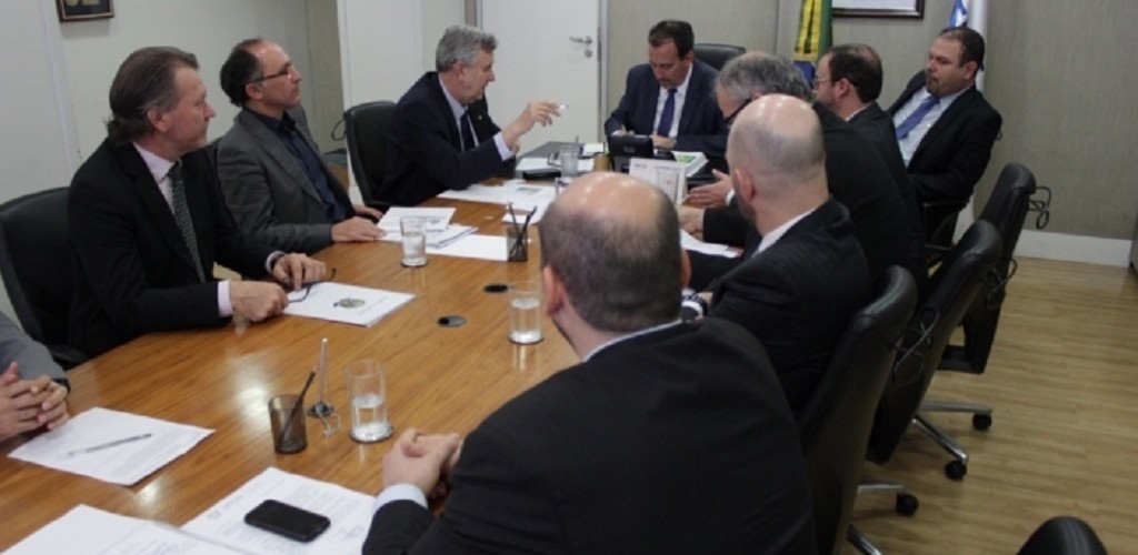 Reunião junto ao Ministério da Saúde garante recursos ao hospital Santa Casa