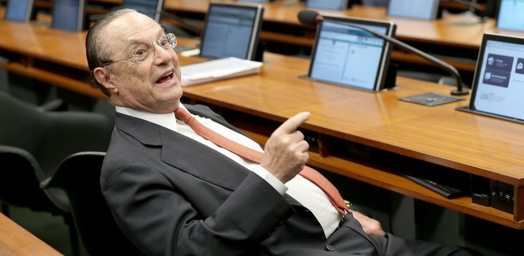 Mesa da Câmara decide amanhã se cassa mandato do deputado Paulo Maluf