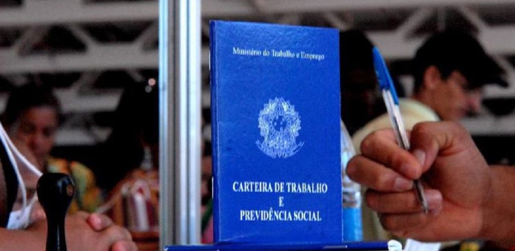 Agências dos Correios poderão emitir carteira profissional sem custo