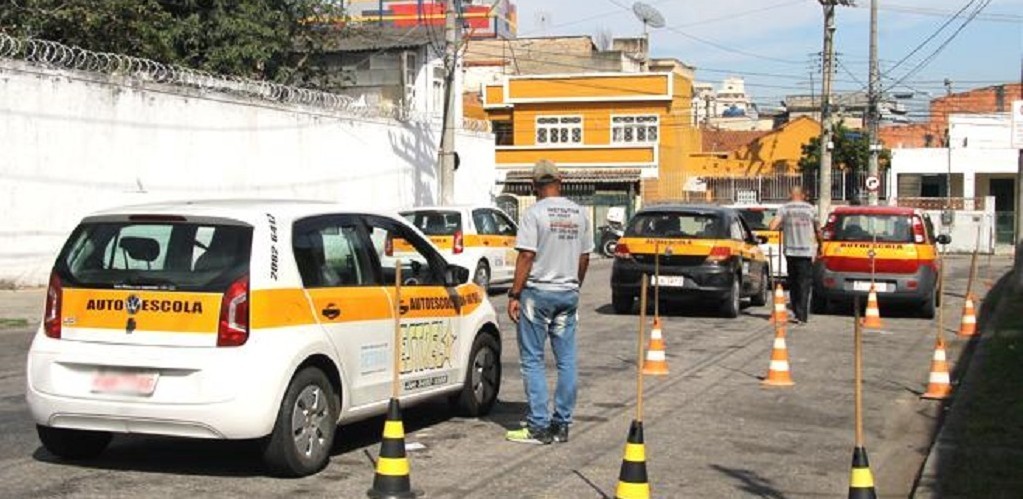 Chuvas atrapalham provas práticas de CNH em Rio Grande