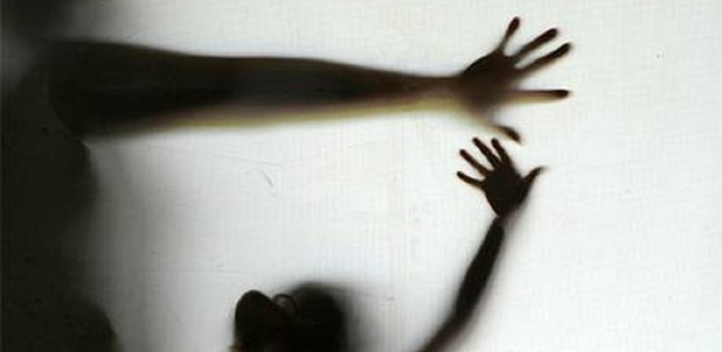 Policiais civis fazem operação para prender autores de feminicídio 