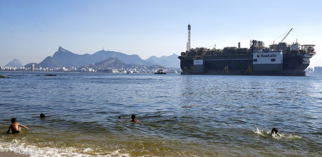Petrobras anuncia cessão de direitos de parte de 2 campos de petróleo