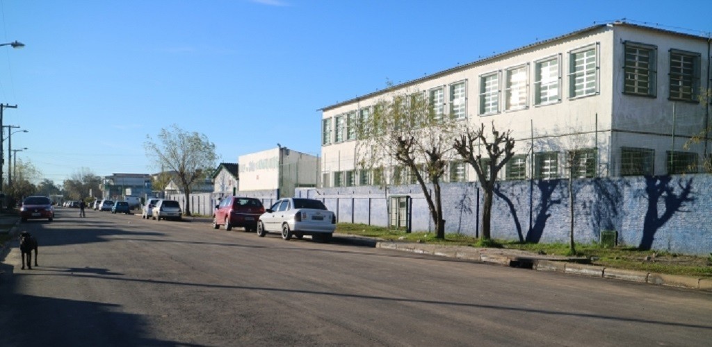 Primeira quadra da Rua Irmão Isicio, no Castelo Branco, já está pavimentada