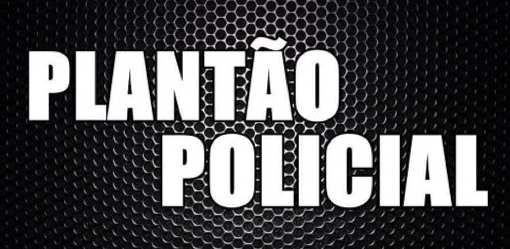 Carro pega fogo na zona central