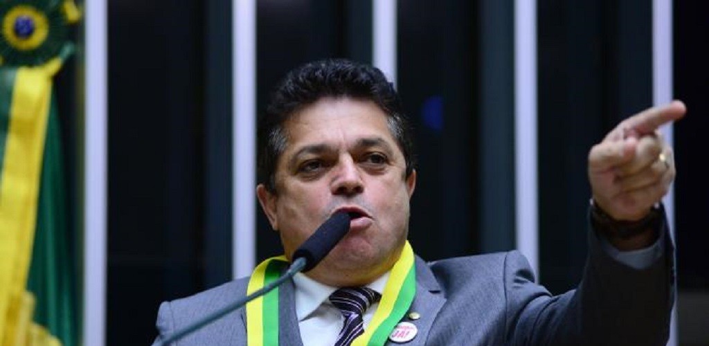 Mesmo preso, deputado tem candidatura à reeleição homologada em SC 