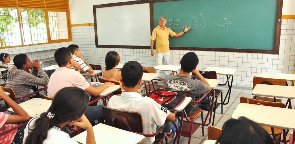 Metade dos docentes no país não recomenda a própria profissão