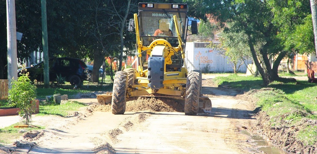 Prefeitura de Pelotas aproveita tempo seco para recuperar ruas do Laranjal