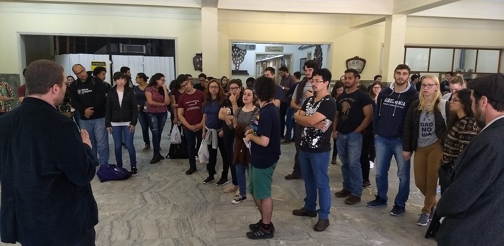 Reunião com estudantes avalia transporte ao Capão do Leão
