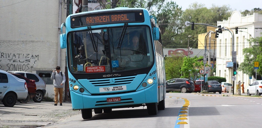 Motoristas pelotenses precisam se adaptar ao novo corredor de ônibus da Duque de Caxias