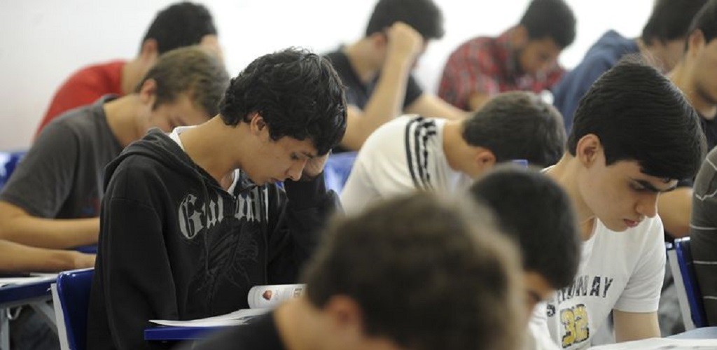 Governo anuncia recursos de R$ 600 milhões para o ensino médio