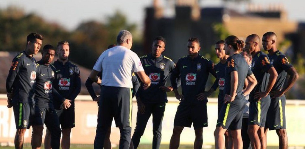 Seleção Brasileira treina em Londres para jogo contra a Arábia Saudita