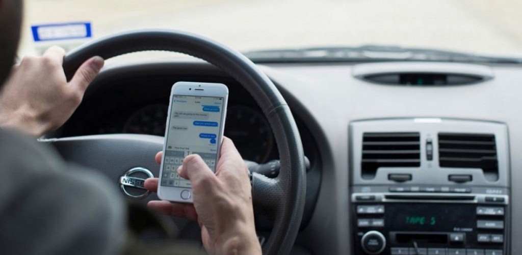 Uso do celular ao volante é a terceira maior causa de mortes no trânsito