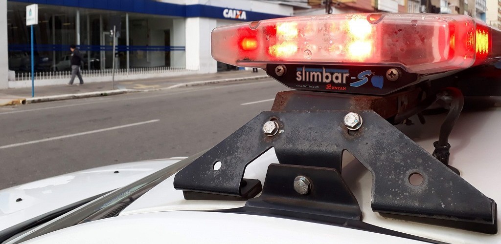 Agência da Caixa é alvo de vandalismo e furto de televisor