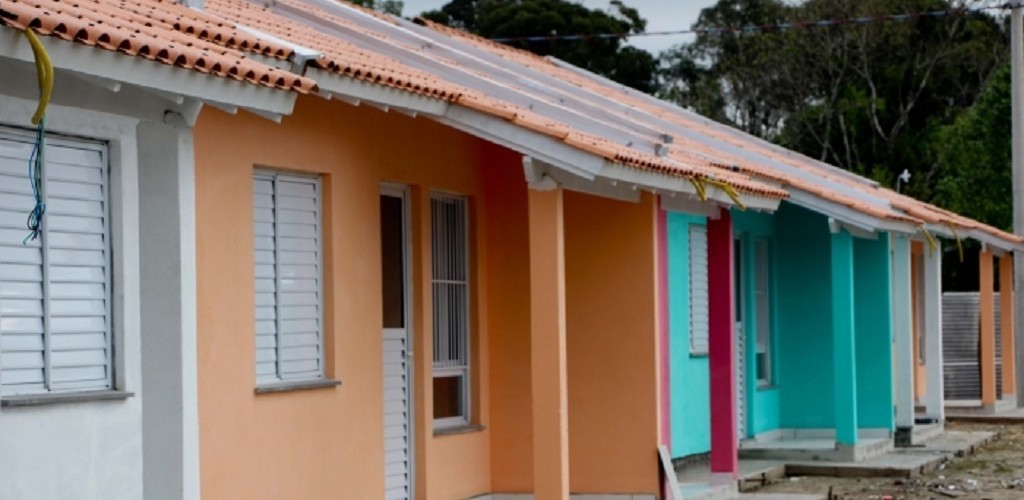 Grupo de casas do Complexo Junção começa a receber processo de pintura