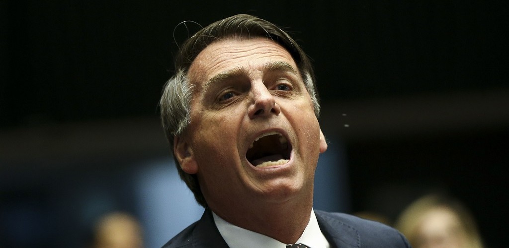 Facebook derruba rede de páginas e perfis a favor de Bolsonaro
