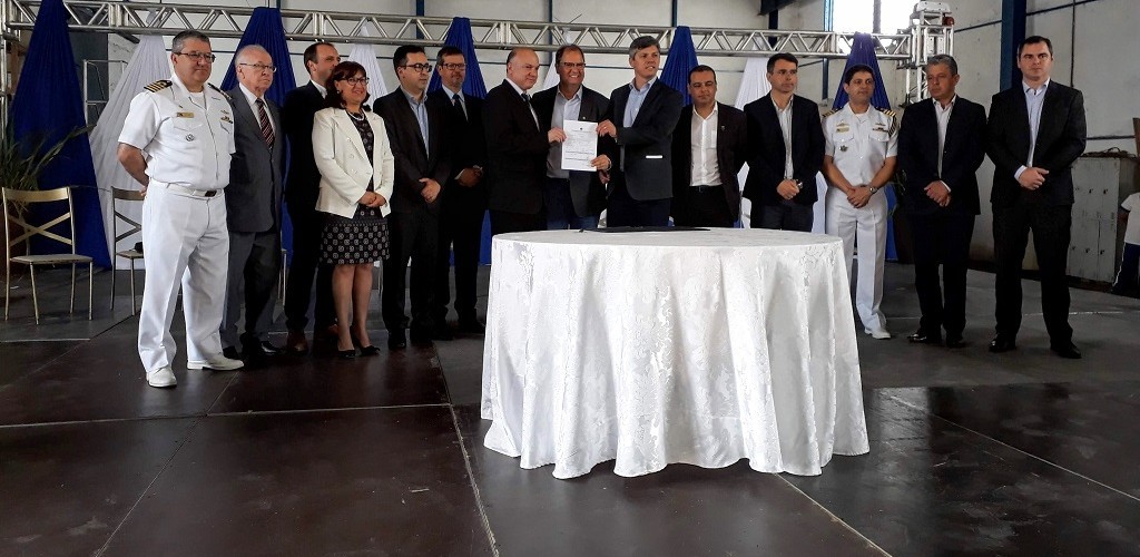 Assinada ordem de início da dragagem de manutenção do canal de acesso ao Porto