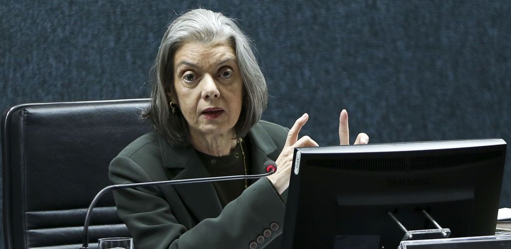 Juízes não ganham em excesso, diz Cármen Lúcia em sessão do CNJ