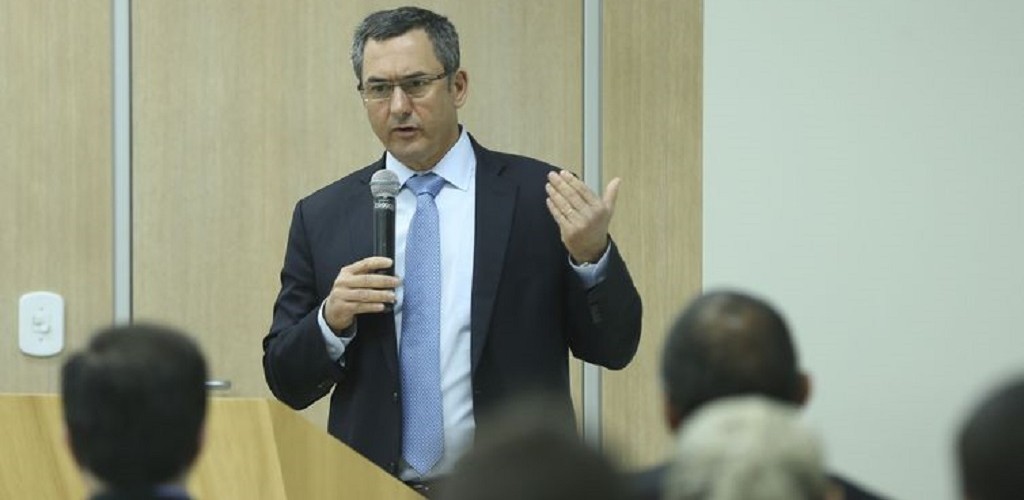 Guardia defende liberdade de preços para área de refino de combustível