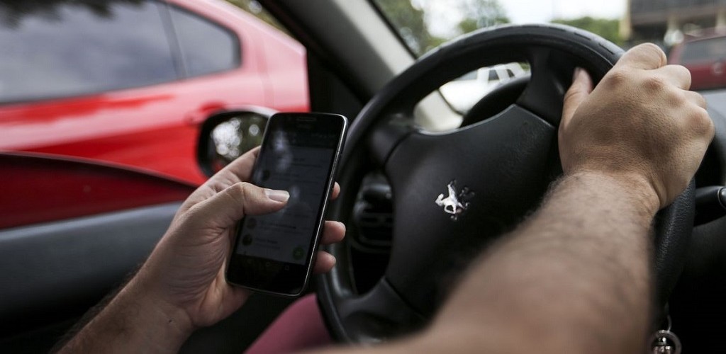 Multas por uso de celular ao volante crescem 33% em 2018