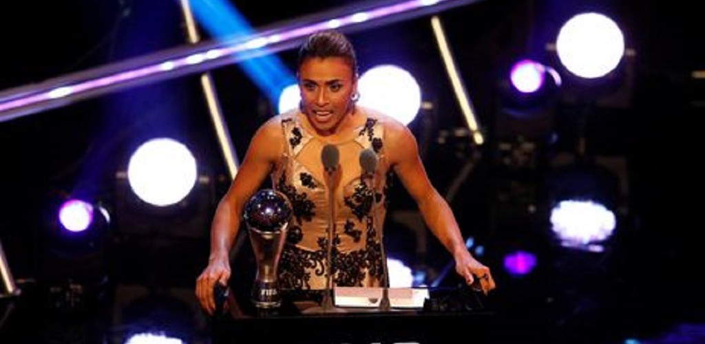 Marta é eleita a melhor jogadora de futebol do mundo pela sexta vez
