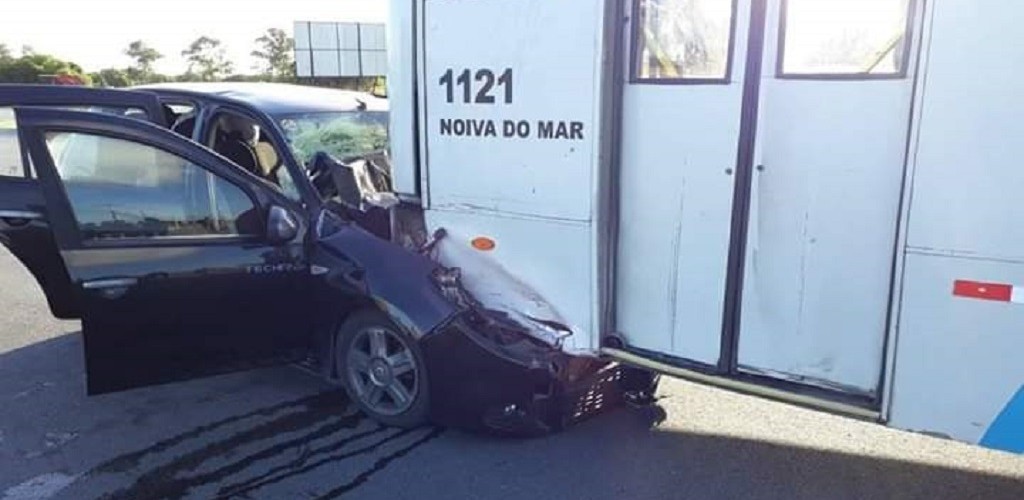 Colisão traseira entre carro e ônibus e prisão de foragido são registradas na ERS 734
