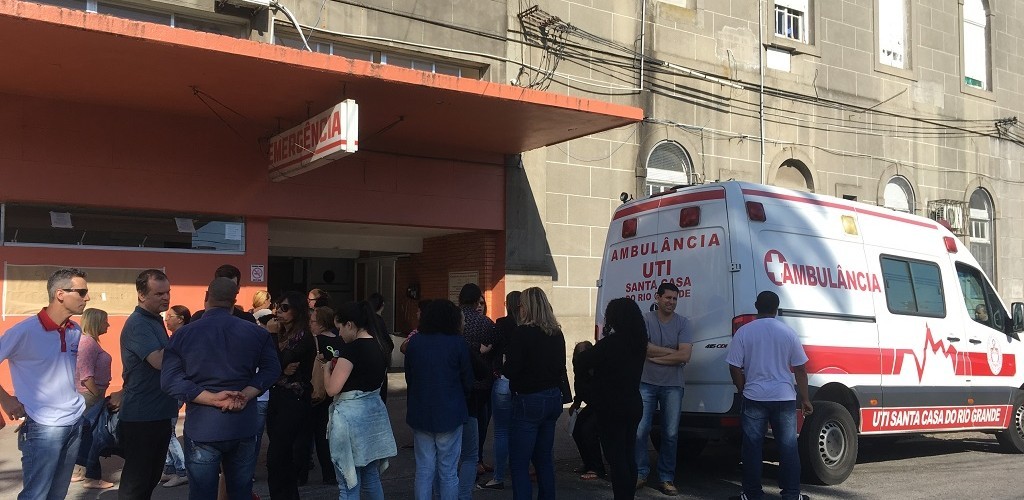 Funcionários da Santa Casa paralisam atividades
