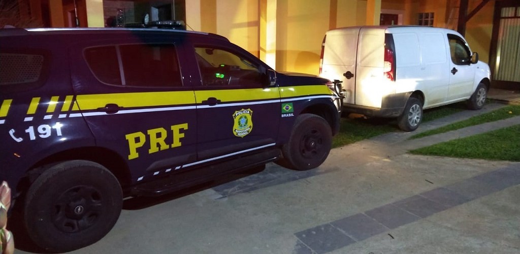Carro roubado em assalto na localidade da Cascata é recuperado pela PRF