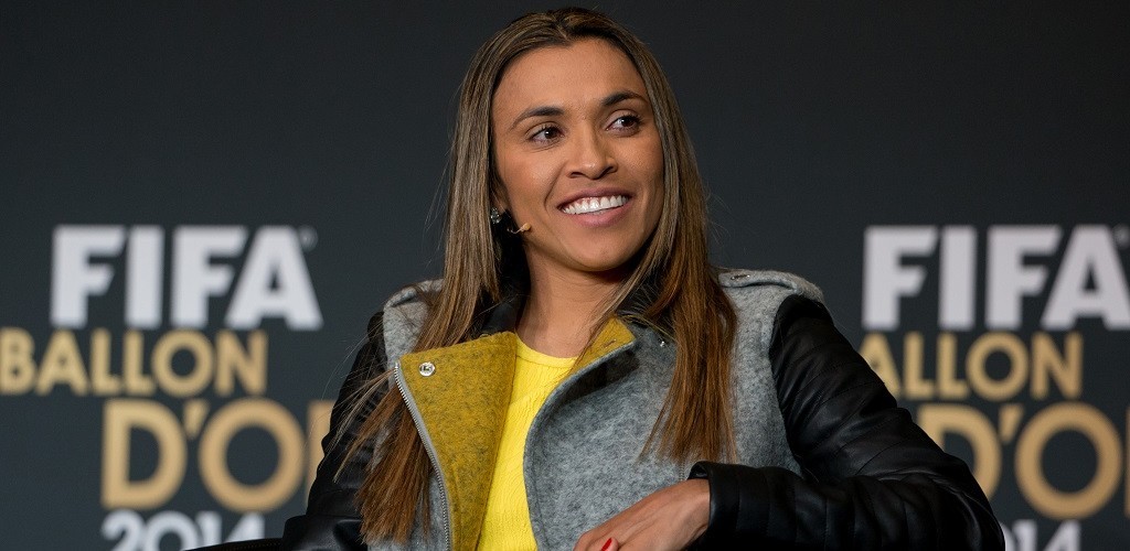 Maracanã instala painel em homenagem à jogadora Marta