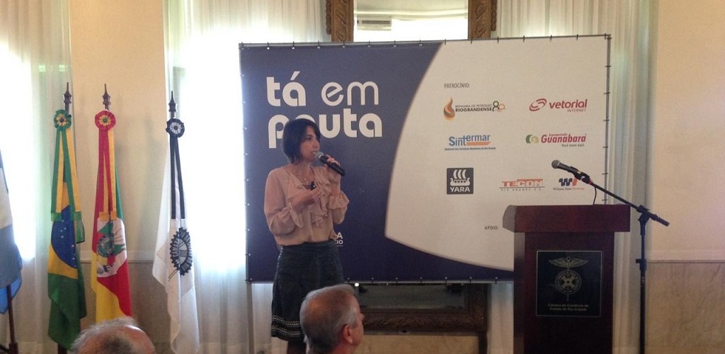 Comandante Nádia Gerhard, primeira mulher a comandar um batalhão da BM no RS, palestra no "Tá Em Pauta"