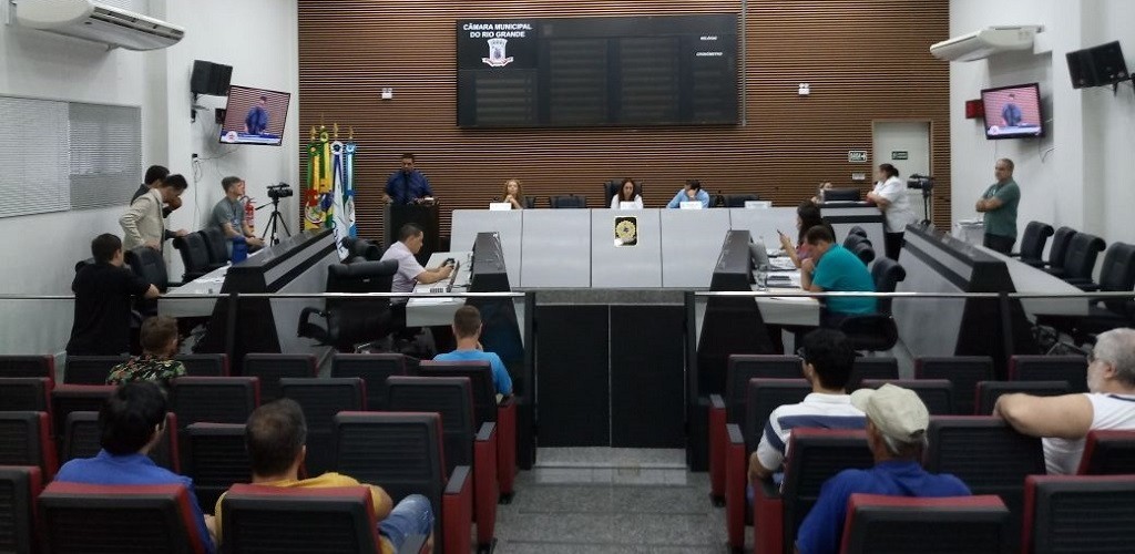 Ministério Público instaura inquérito para investigar possíveis crimes de 18 vereadores de Rio Grande