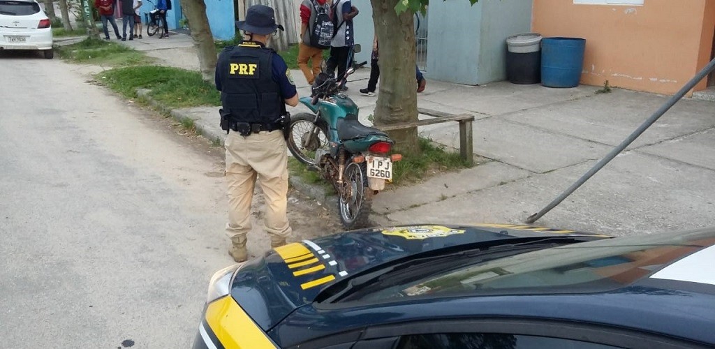 Moto com placa clonada é apreendida pela PRF