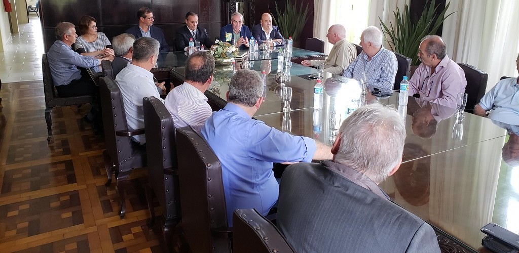 Comitiva portuguesa vinda de Águeda foi recebida por diretores da Câmara do Comércio