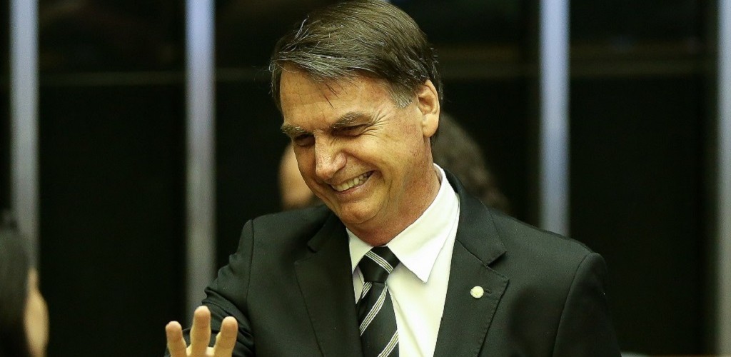 Bolsonaro não pagou por posts, dizem Facebook e Twitter