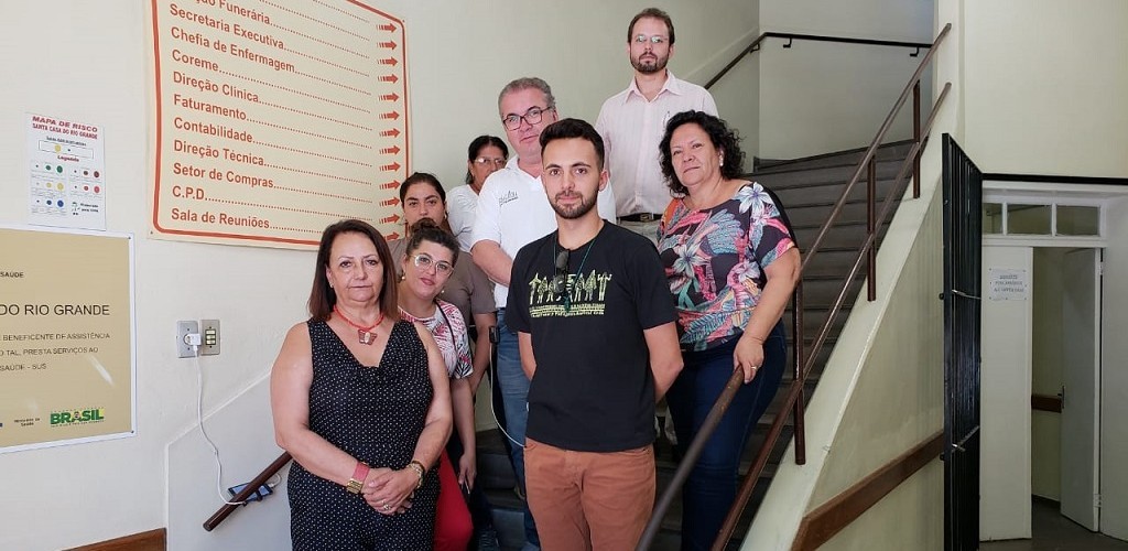 Funcionários da Santa Casa ocupam administração do Hospital