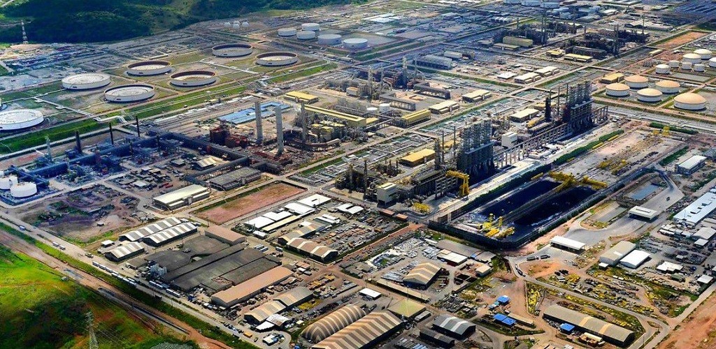 Petrobras reduz preço da gasolina em 1,38% nas refinarias