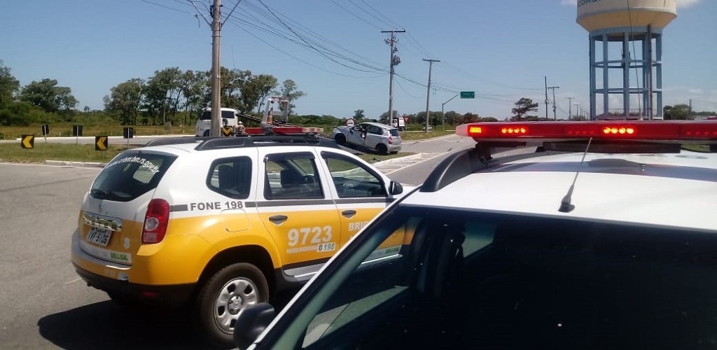 Dois veículos se envolvem em acidente na ERS 734