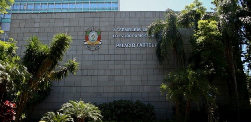 Assembleia Legislativa aprova projeto que viabiliza pagamento do 13º salário