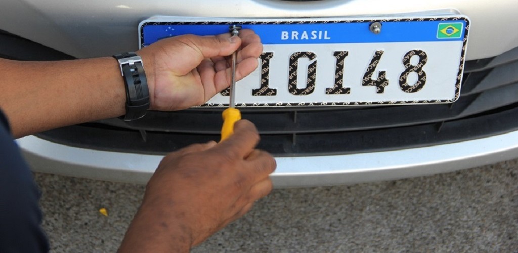 Placa padrão Mercosul entra em vigor nesta terça no RS