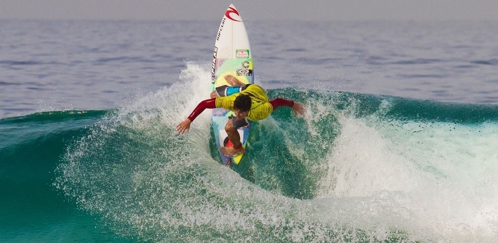 Gabriel Medina é bicampeão mundial de surfe