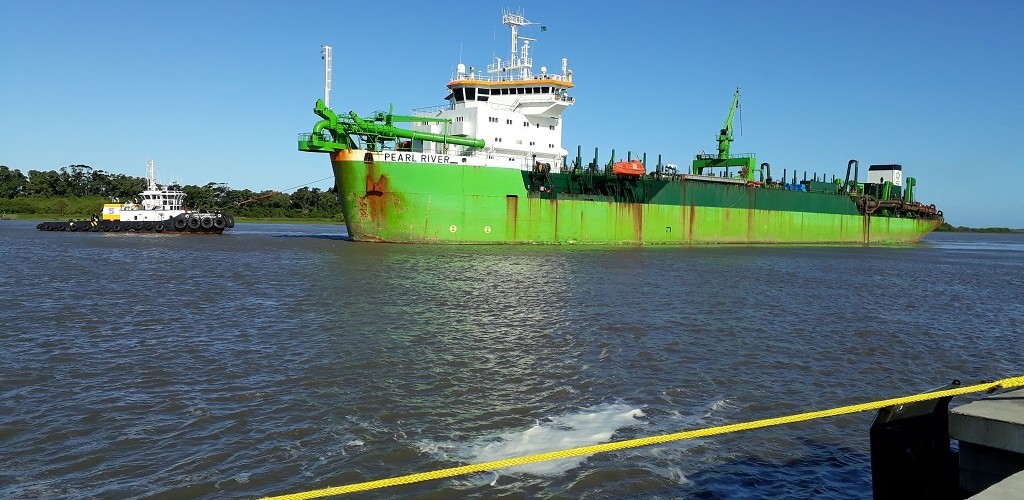 Dragagem do canal de acesso ao Porto é suspensa novamente