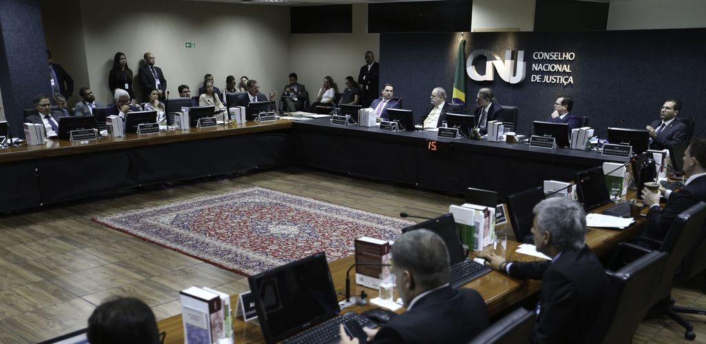 CNJ aprova novo auxílio-moradia de até R$ 4.377,73 para magistrados