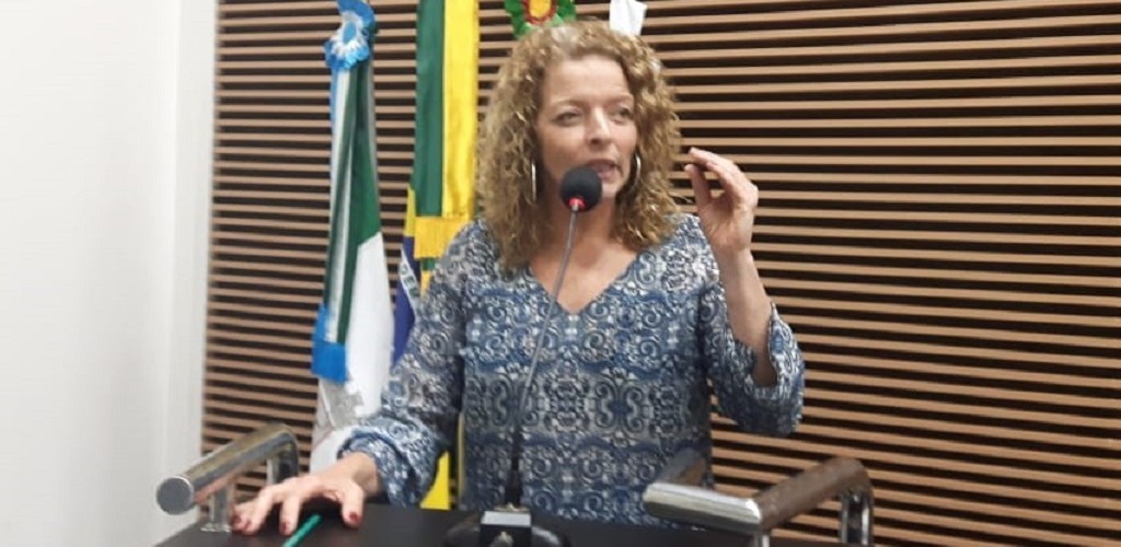 Andréa Westphal (Tia Déia) é eleita a primeira mulher presidente da Câmara Municipal