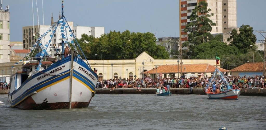 Fiéis acompanharam a procissão de Nossa Senhora dos Navegantes
