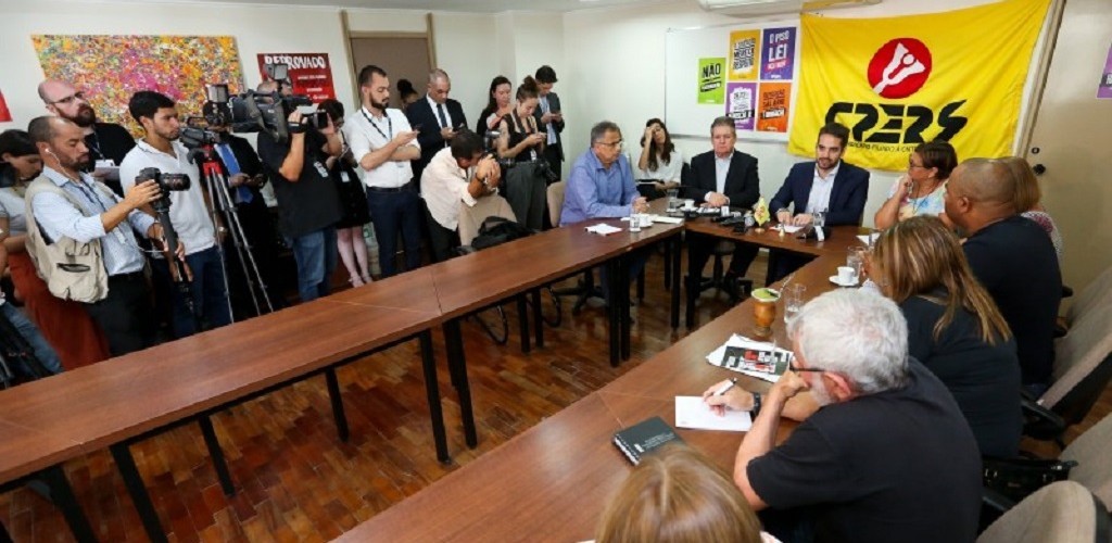 Governador visita Cpers buscando bom relacionamento