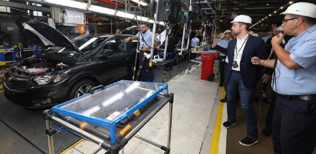 Leite visita GM em Gravataí e confirma ações para permanência da fábrica