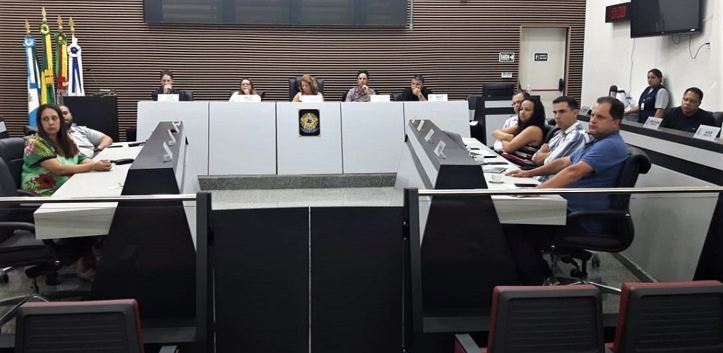 Aprovação de requerimento e PL fica em discussão