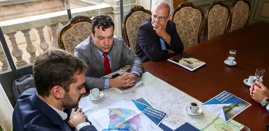 Governo lança plano para garantir segurança de barragens no RS
