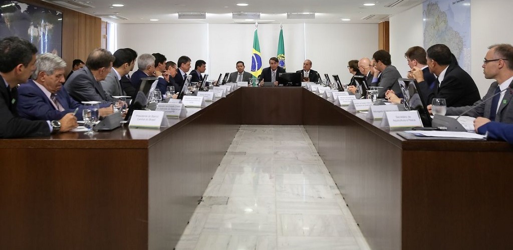 Bolsonaro assina Projeto de Lei Anticrime