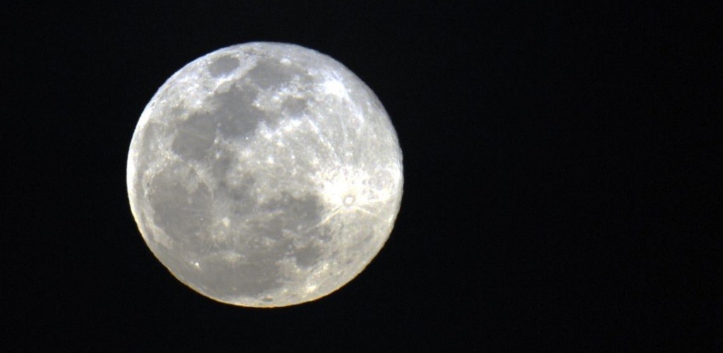 Maior superlua do ano ocorre nesta terça-feira