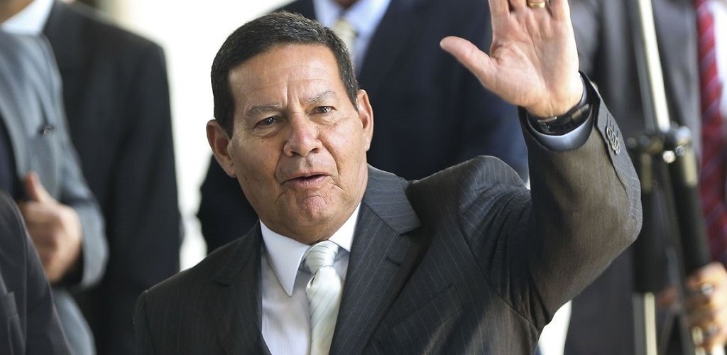 Mourão: tempo de contribuição de militares pode ser maior com reforma